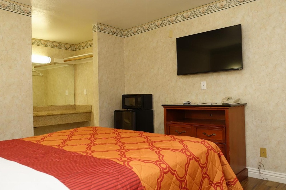 Tropic Lodge Main image